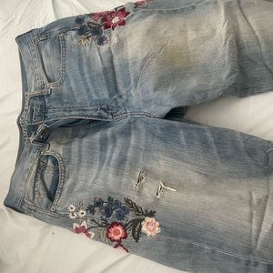 American eagle mom jeans with flowers size 8